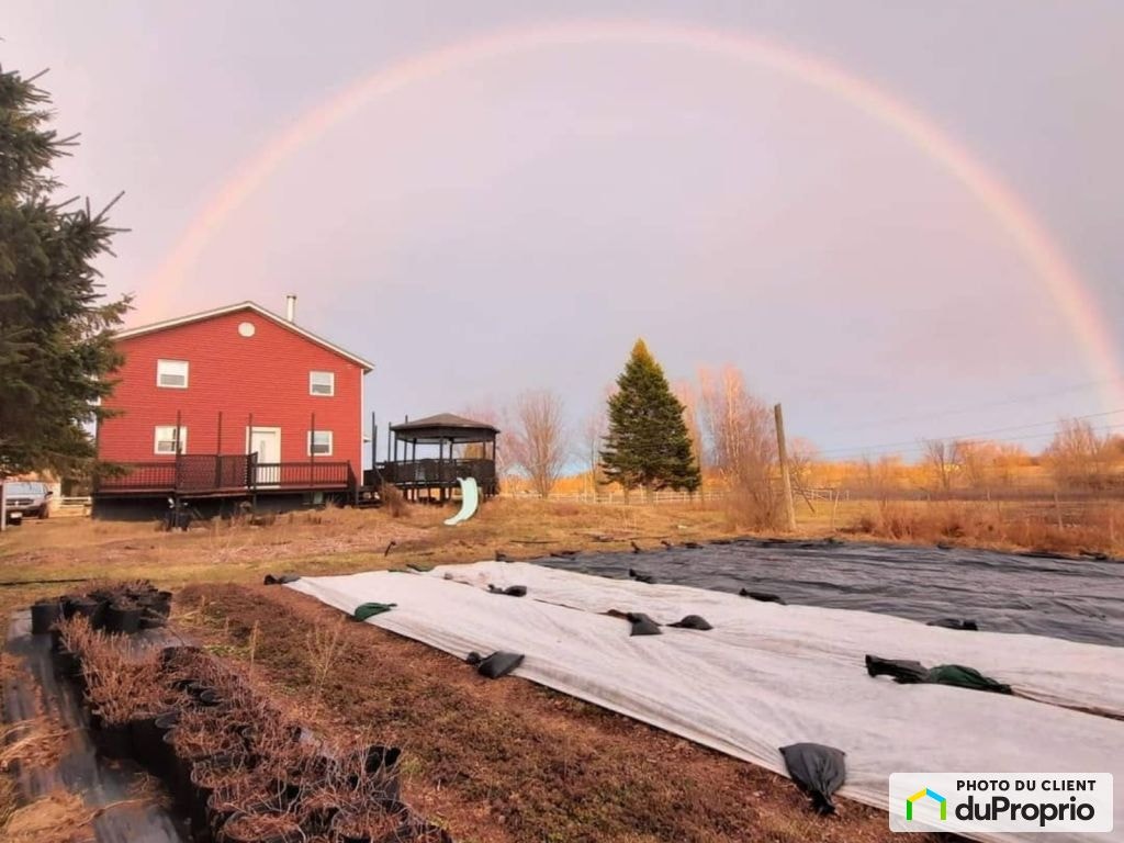 $490,000 - Acreage / Hobby Farm / Ranch for sale in Laurierville — photo 1