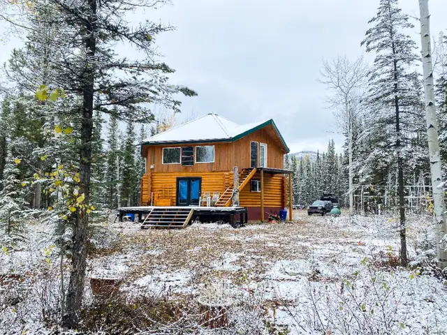 Log home on 10.98 acres (40 mins from Faro) - Felix Robitaille® in Houses for Sale in Whitehorse - Image 4