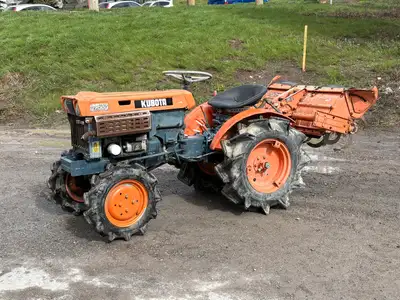This item(s) are selling by Online Timed Auction Complete Dispersal for Prairie Pride Construction -...