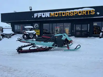 ONLY 305 MILES! THIS LEGENDARY SLED WAS ORIGINALLY A SNOW CHECK UNIT, SO IT COMES WITH THE MASSIVE 1...