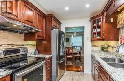 52 MOFFATT AVENUE Brampton (Fletcher's West), Ontario