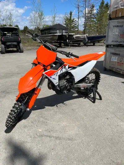 2023 KTM 450 SX-F Factory Edition Only 19 Hours • This 2023 KTM 450 SX-F Factory Edition just arrive...