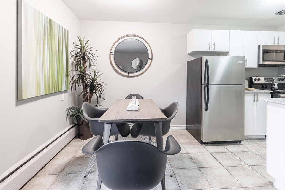 Renovated One Bedroom Apartment Close to Wortley Village 5