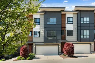 Beautifully presented 3-storey END UNIT townhome with MODERN finishes & a really great layout that m...