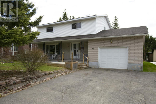 33 Huntington PK Sault Ste. Marie, Ontario in Houses for Sale in Sault Ste. Marie