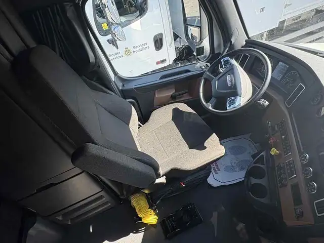 2026 Freightliner Cascadia ParkSmart Unit, Safety Certified, cal in Heavy Trucks in Hamilton - Image 14