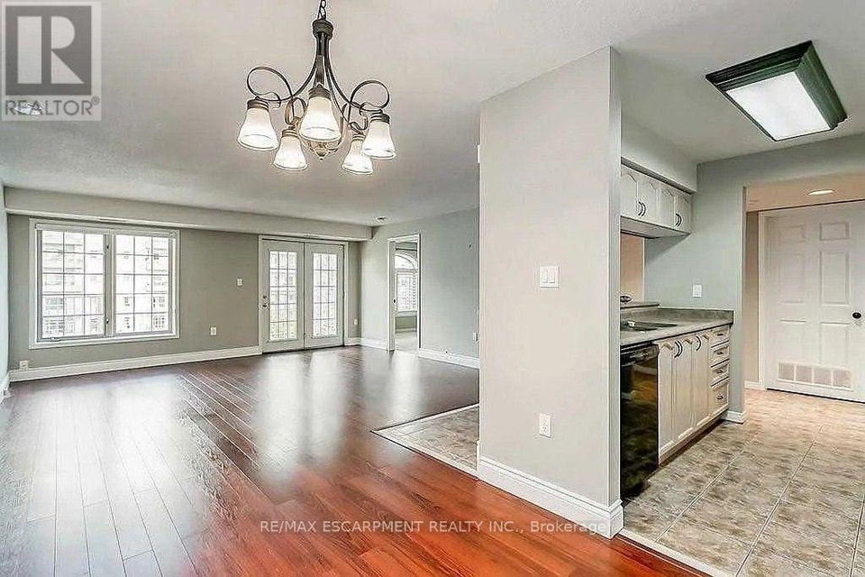 F405 - 216 PLAINS ROAD W Burlington (Bayview), Ontario 4