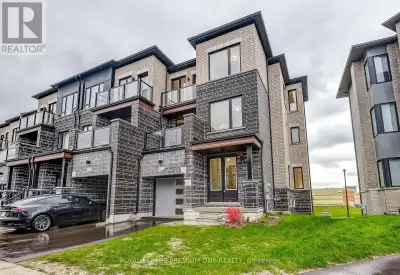 Newly constructed End-Unit Freehold townhome in Woodbridge, a most sought-after neighborhood! This e...
