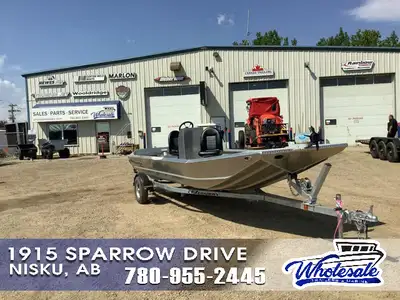 WOOLDRIDGE 18' ALASKAN LT OPEN Jet Boat LOCATED IN NISKU, AB Centre Console installed - Steering Hel...