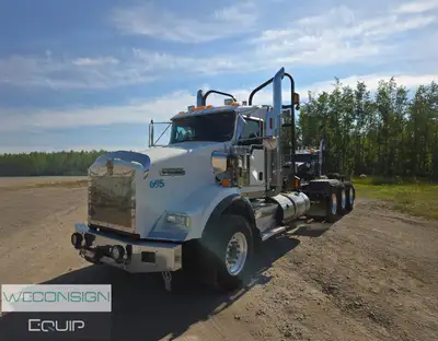 KENWORTH T800 TRI DRIVE LOGGING TRUCK (Unit #02396) Located in Vanderhoof, BC, 587,960 KM*, 11,733 H...