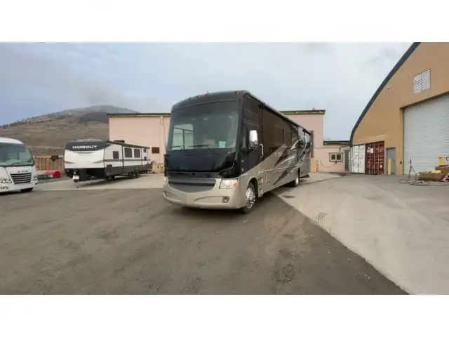 2014 Winnebago Adventurer 38Q in RVs & Motorhomes in Kamloops - Image 11