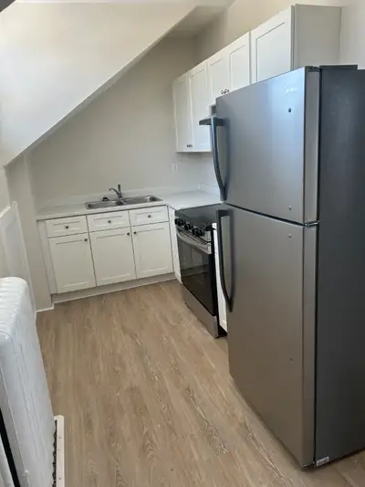 (*Please include your contact phone number / cell number in your message if you are interested in a...