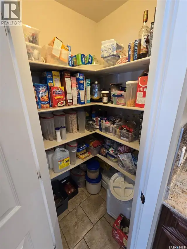 721 Barber CRESCENT Weyburn, Saskatchewan in Houses for Sale in Regina - Image 15