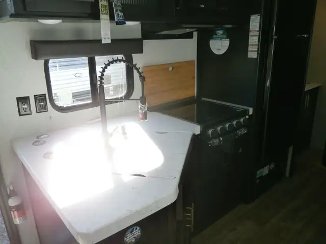 2024 Forest River Grey Wolf 27RR TOY HAULER! GREAT VALUE!$42995! in Travel Trailers & Campers in London - Image 18