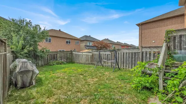 SEMI DETACHED in hot Patterson area (Vaughan)63384445298819123
