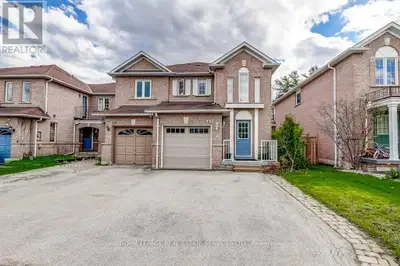 Welcome to 331 Ravineview Way located in North/East Oakville's most desireable Wedgewood Creek commu...