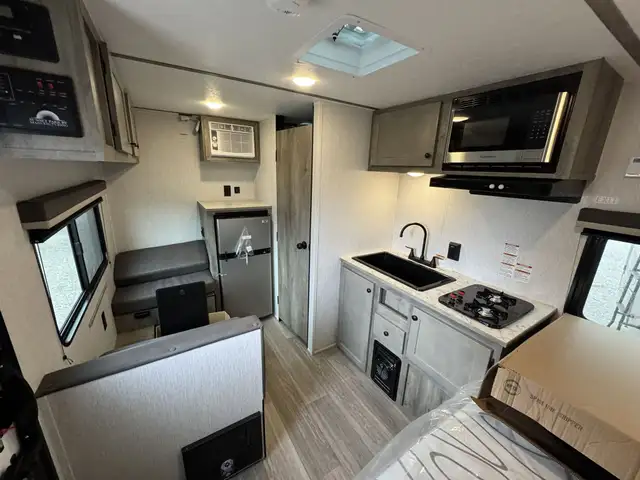 2026 ,Sun Lite,Sunset Park RV 13BD LTD in Travel Trailers & Campers in Kamloops - Image 5