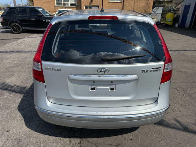 2009 Hyundai Elantra Touring 4dr Wgn L in Cars & Trucks in Hamilton - Image 4