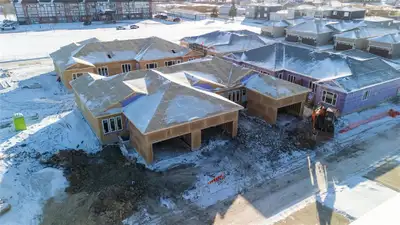 R14//Selkirk/This 2-bedroom, 1,309 sq ft corner unit is now available with construction starting thi...