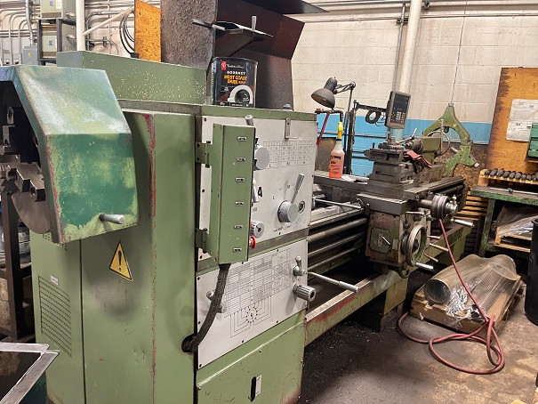 Tur 630A Engine Lathe in Other Business & Industrial in Edmonton