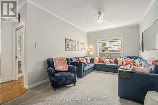 18 GOLDER'S GREEN LANE Ottawa, Ontario62864756236162124