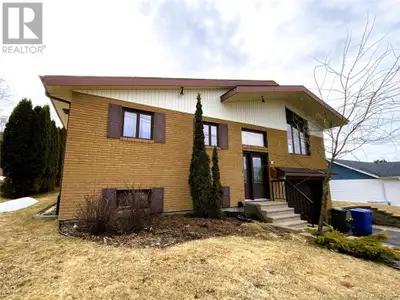 For quick possession! New to the market, we present this large raised bungalow located in a well-kno...