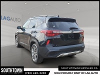 Experience the Kia Seltos LX with only 141305 km on the odometer. Finished in a sleek Black with a w... (image 3)