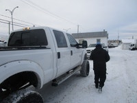 2016 Ford F-350 Découvrez votre prochain partenaire d'aventure! Ce superbe Ford F-350 noir de 2016 n... (image 3)