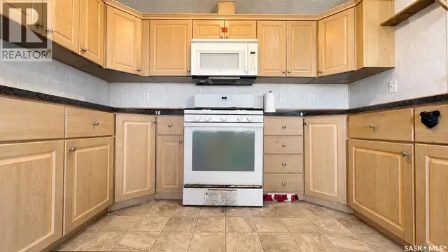 RM of Sarnia Acreage Farmland Sarnia Rm No. 221, Saskatchewan in Houses for Sale in Moose Jaw - Image 13