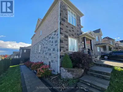 Stunning Home In Lormel Subdivision In Lefroy. Corner Lot. Access walkway beside front door and coul...