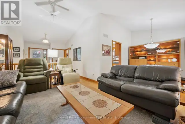 11 KEATING DRIVE Centre Wellington (Elora/Salem), Ontario in Houses for Sale in Kitchener / Waterloo - Image 7