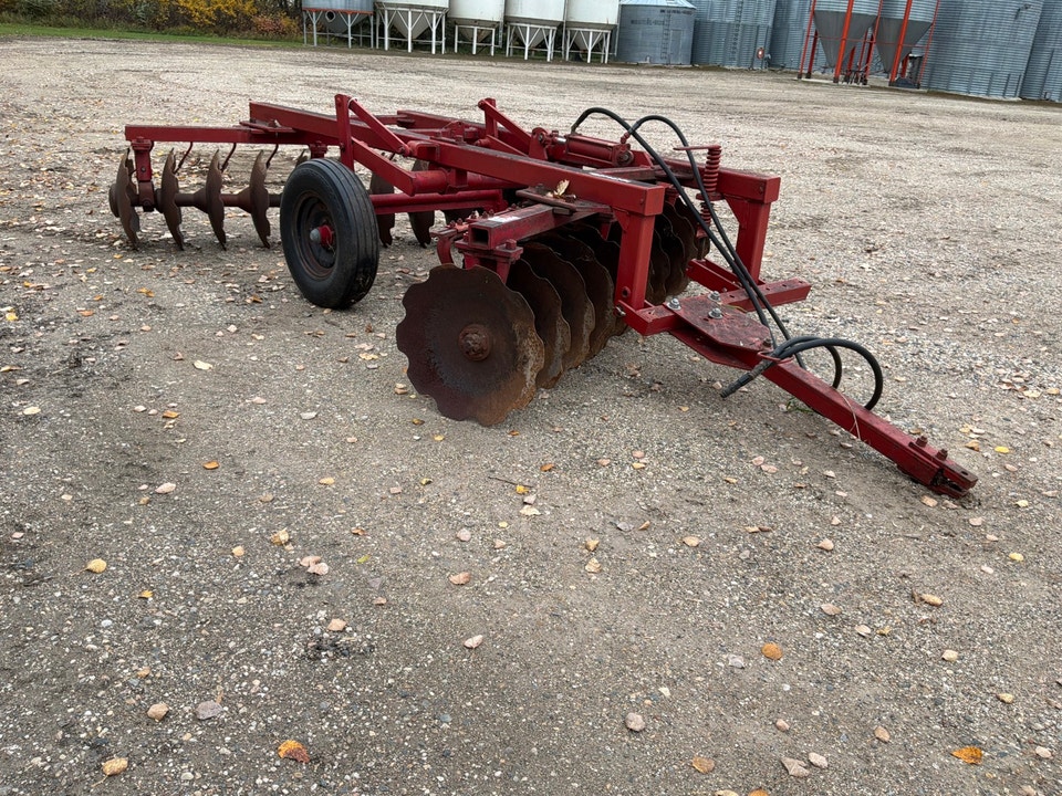 8 Ft Tandem Offset Disc | Farming Equipment | Regina | Free local ...