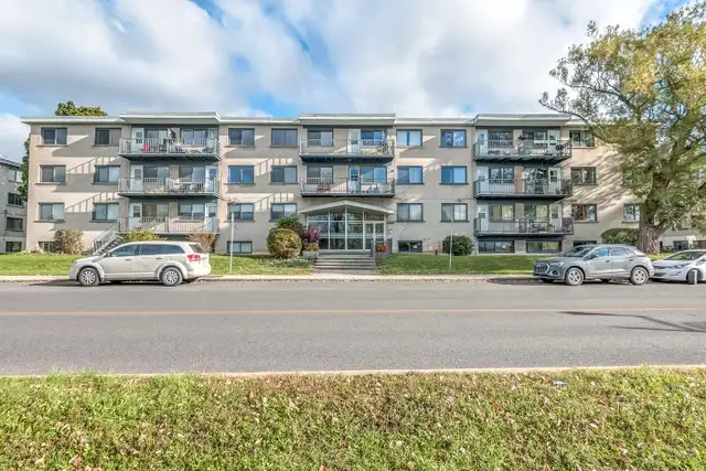 3 1/2 Grand and Luxurious Waterfront in Lasalle 1395$62863759581314122