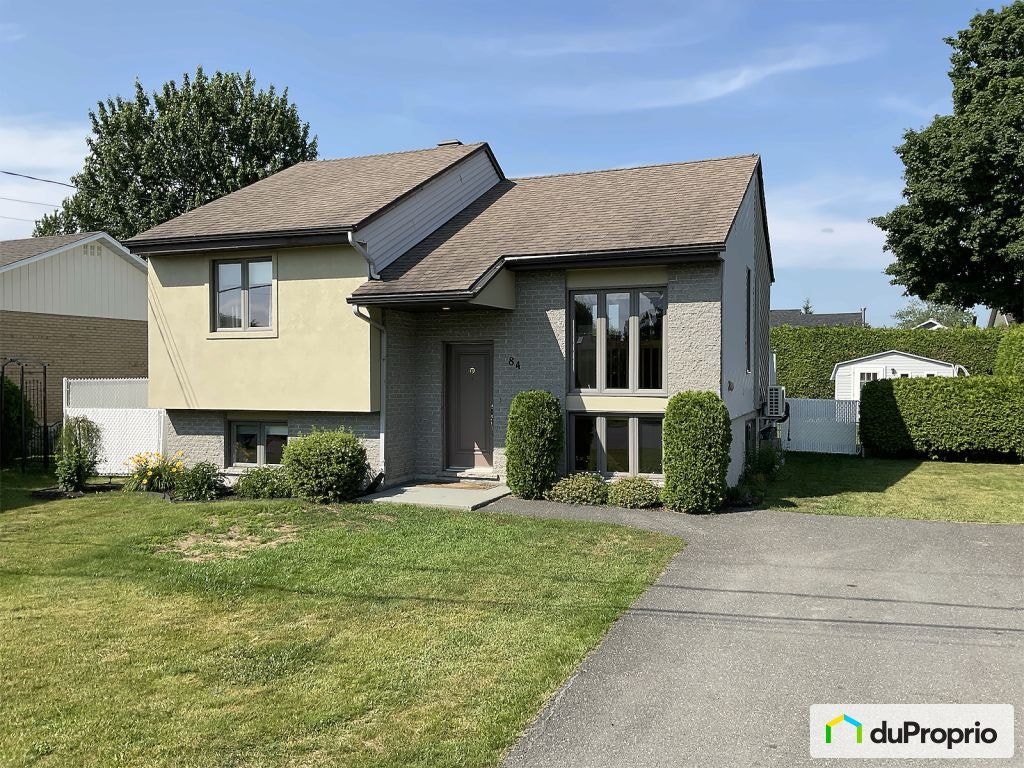 $462,000 - 1 1/2 Storey in Drummondville (Drummondville) — photo 1
