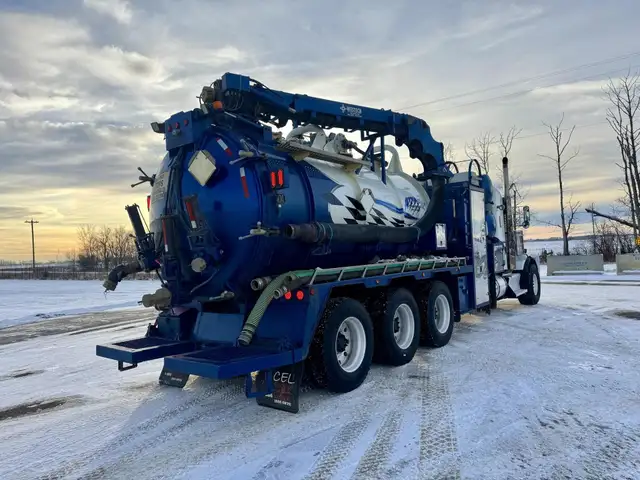 2012 KENWORTH T800 in Heavy Trucks in Saskatoon - Image 6