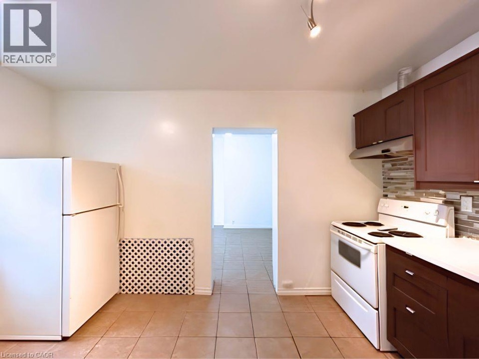 69 SHERMAN Avenue S Unit# 4 Hamilton, Ontario 3
