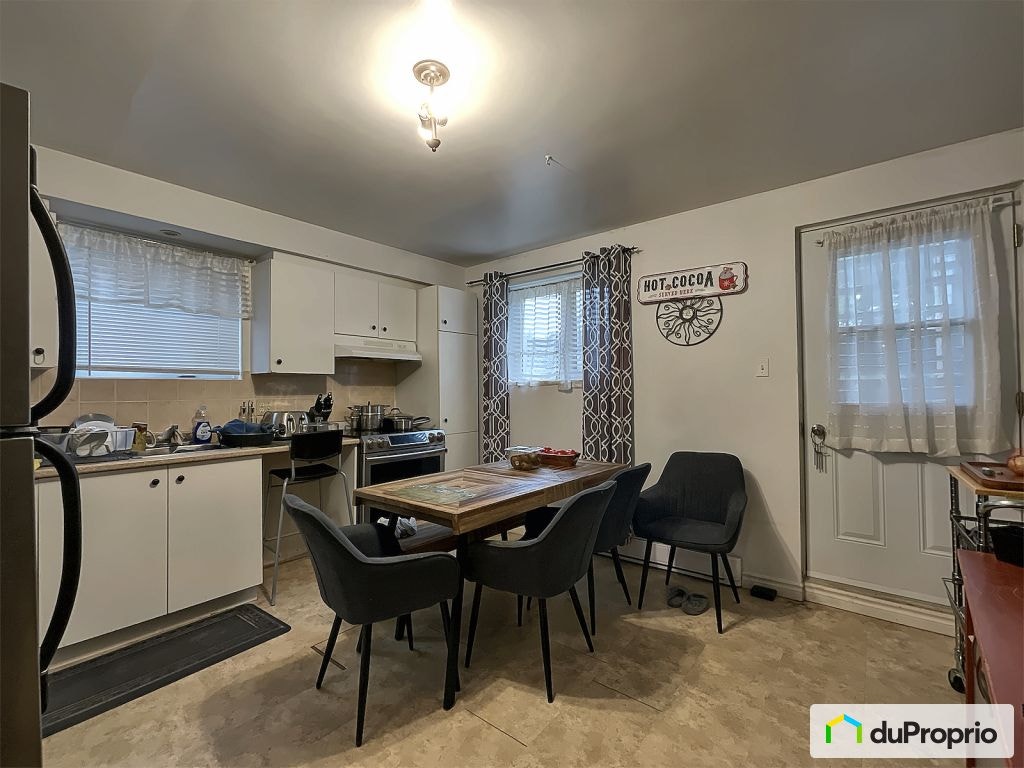 $839,000 - Triplex for sale in Longueuil (Vieux-Longueuil) — photo 2