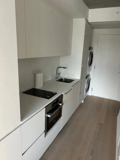 Studio de luxe à louer | Centre-ville de Montréal (360 rue Mayor) Studio de luxe au 4e étage, situé...