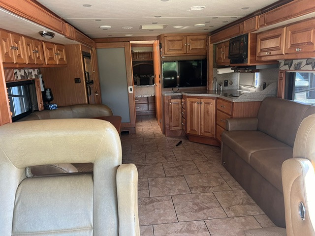 2014 Tiffin ALLEGRO Breeze 32BR - Pusher Diesel - very low KM dans VR et caravanes  à Saint-Hyacinthe - Image 2