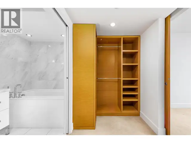 2301 667 HOWE STREET Vancouver, British Columbia in Condos for Sale in Vancouver - Image 24