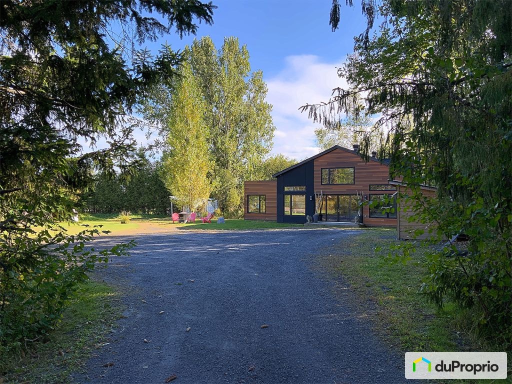 $674,500 - 1 1/2 Storey for sale in Sherbrooke (Deauville) — photo 1