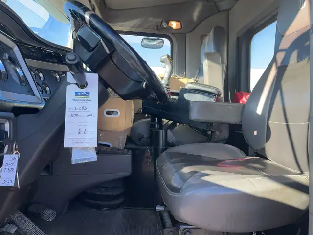 2016 Kenworth T800 in Heavy Trucks in Calgary - Image 12