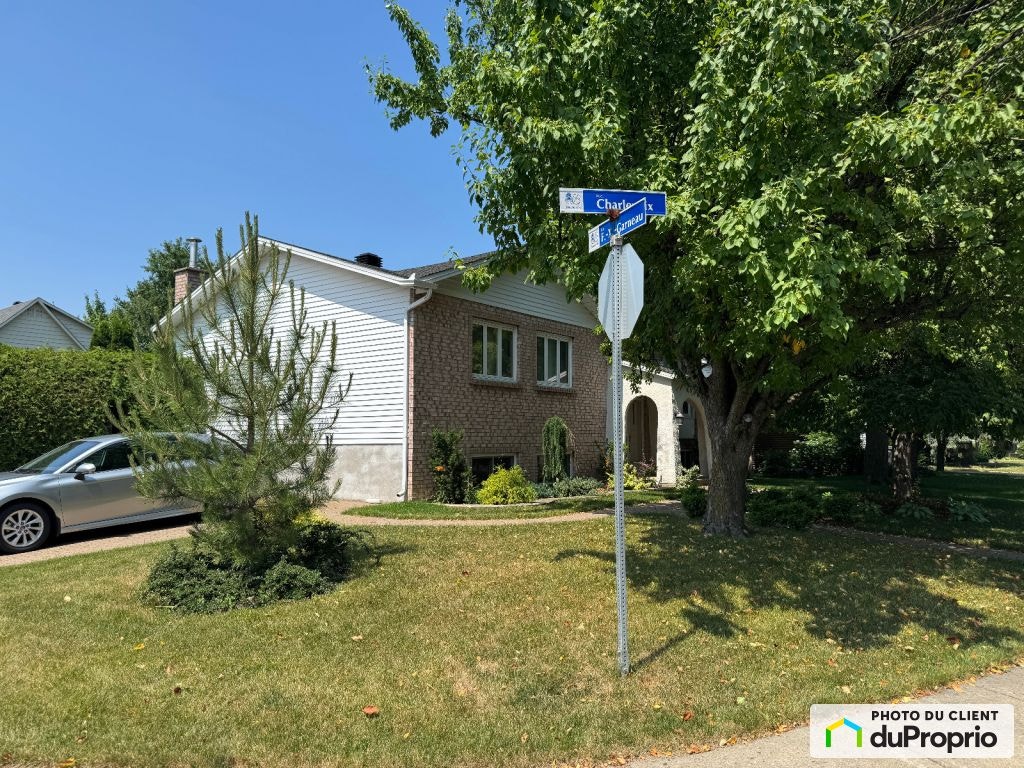 $649,500 - Bungalow for sale in Boucherville — photo 1