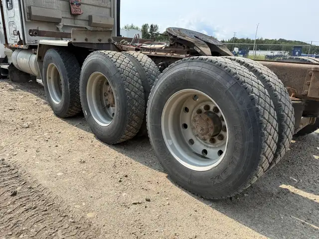 2010 KENWORTH T800 in Heavy Trucks in Saskatoon - Image 31