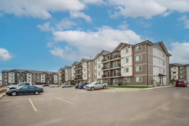 Pet-Friendly Two Bedroom One Bath with In-suite Laundry for Rent63008313095937123