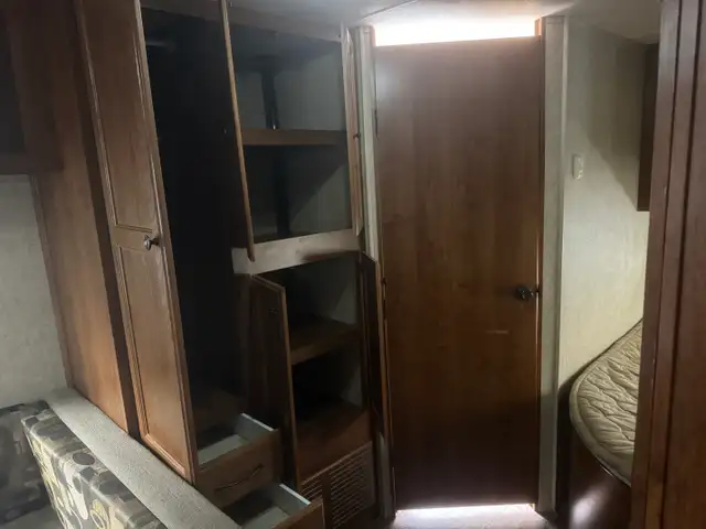 2013 Heartland TRAIL RUNNER 28 BHK in Travel Trailers & Campers in St. Albert - Image 16
