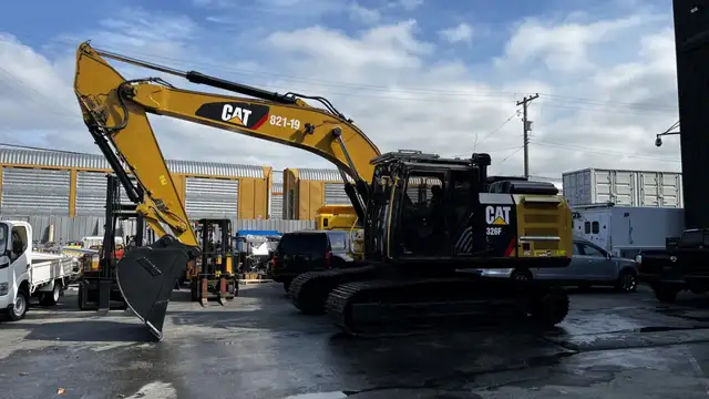 2018 Caterpillar 326F L Excavator in Heavy Trucks in Edmonton - Image 3