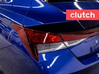 NO ACCIDENTS / CLEAN CARFAX / 1 OWNER / Brake Assist, Apple CarPlay, Rear View Camera and more! Clut... (image 9)