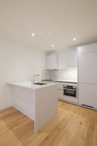 Renovated Akelius one bedroom apartment for rent. Located near Drummond and Sherbrooke in the Downto... (image 6)
