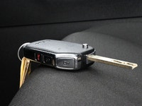 LX, FWD, Apple Carplay, Android Auto, Heated Seats, Alloys !!! Kijiji Engine: 4 Cylinder Engine 2.5L... (image 4)